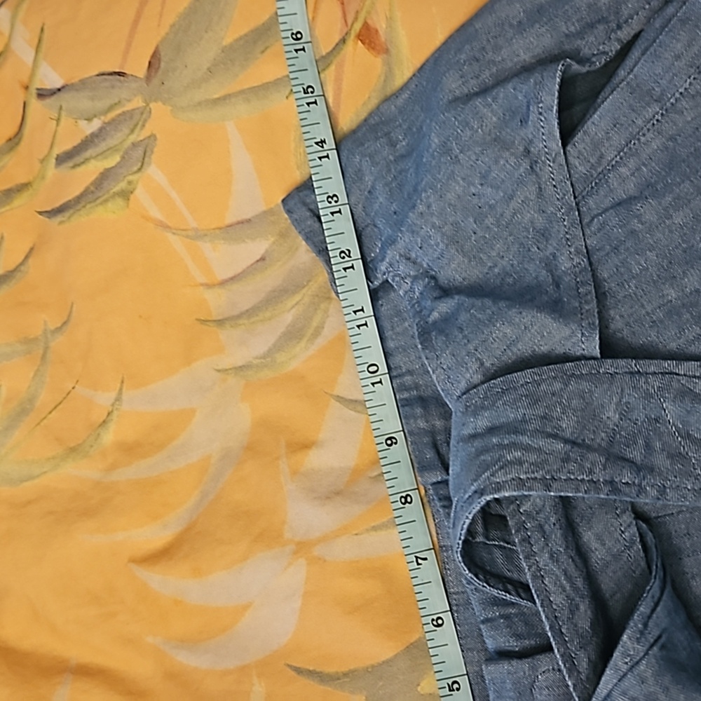 3.1 Phillip lim chambray high waisted shorts. Size 2 - Picture 4 of 5